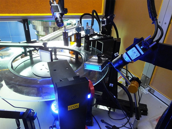 Nut appearance defect detection machine